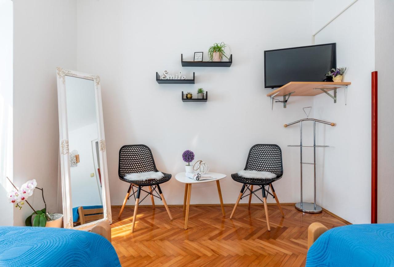 Apartmani Antonija Vozilici Eksteriør billede