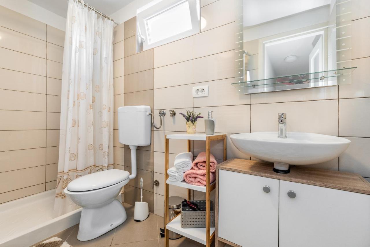 Apartmani Antonija Vozilici Eksteriør billede